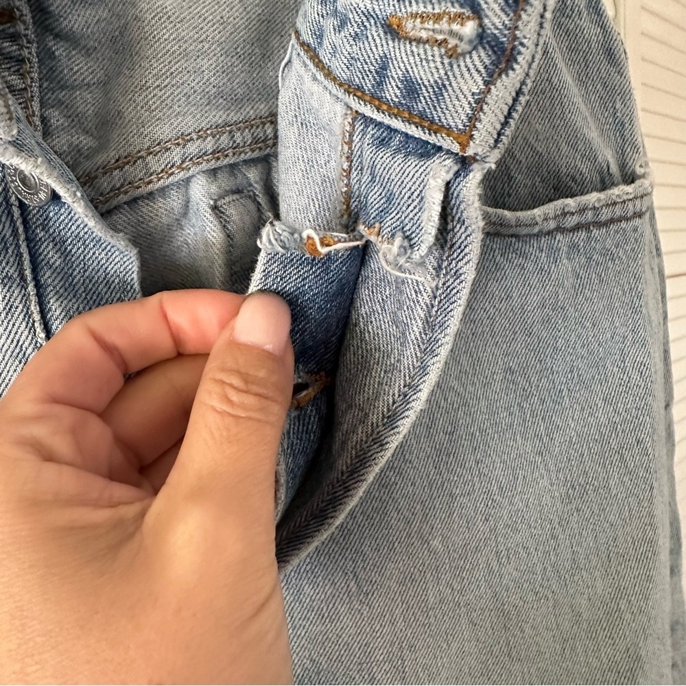 Vintage 80’s Levi’s Light Blue Distressed Jeans 36W - Picture 5 of 11